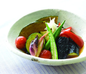 夏野菜の揚げ浸し♪彩り◎栄養◎です!