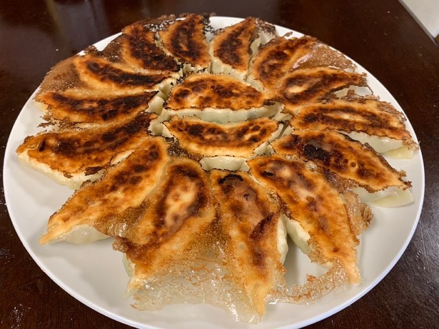 市販の餃子の素で作る挽肉を使わない餃子 レシピ 作り方 By しゅうたろうレシピ帳 クックパッド 簡単おいしいみんなのレシピが356万品