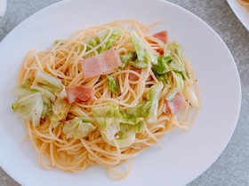 春キャベツとベーコンのペペロンチーノ