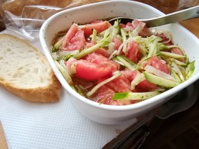 トマトとオニオンのドレッシング漬け