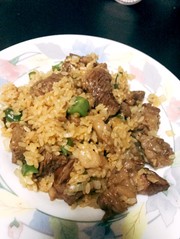【絶品】ステーキ肉のガーリックライスの写真