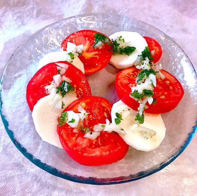 トマトと長芋の 手作りパセリドレッシングの写真