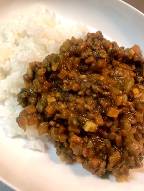 野菜たっぷりドライカレー