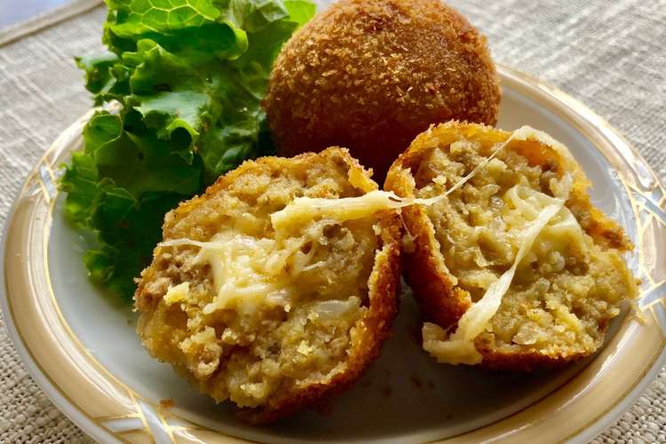 チーズ入りカレーコロッケ レシピ 作り方 By お料理ニャロメ クックパッド 簡単おいしいみんなのレシピが352万品