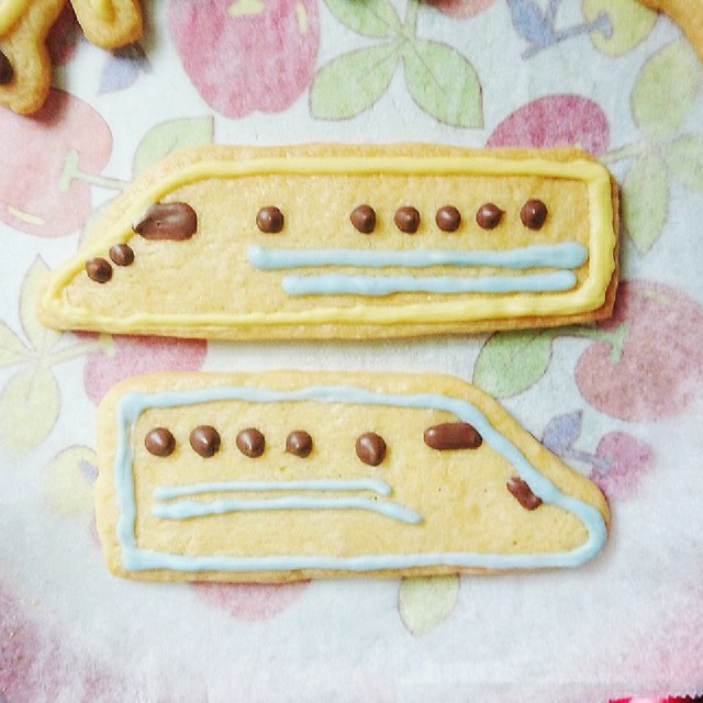 チョコペンで簡単 新幹線クッキー レシピ 作り方 By そーとひろ ミ