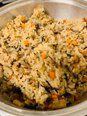 サバ缶の炊き込みご飯☆1歳半娘サン忘備録