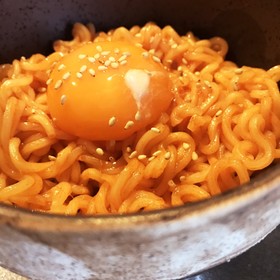 旨辛!インスタントラーメンで、アレンジ麺