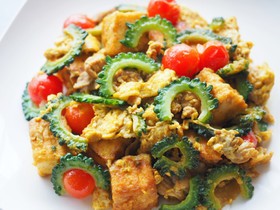 華麗(カレー)なゴーヤチャンプルー