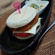 ピリ辛フレッシュなBBQバーガー♪の写真