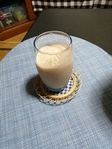 バナナスイカキウイ牛乳ジュースの写真