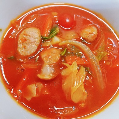 具だくさん野菜のトマトスープの写真