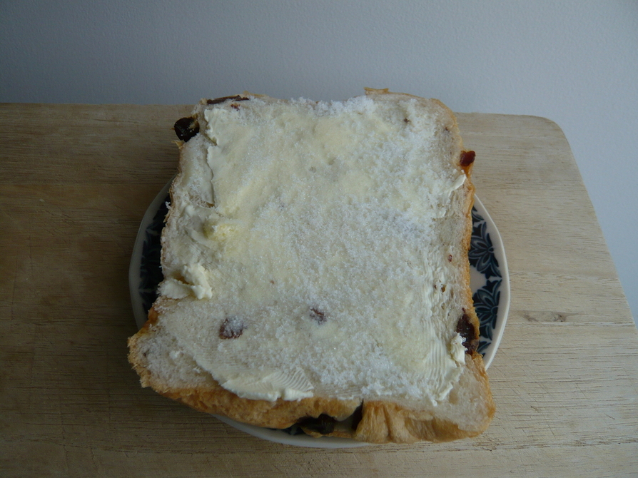 レーズン・クリームチーズパンの画像