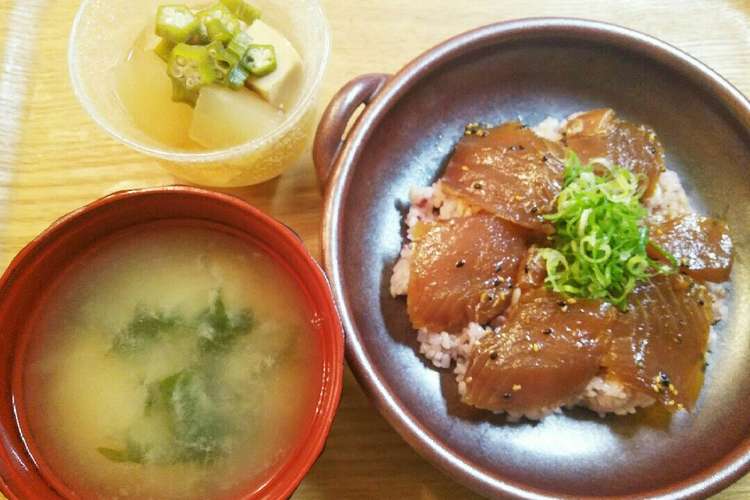 昼ごはん まぐろの漬け丼 レシピ 作り方 By Msgnb1 クックパッド 簡単おいしいみんなのレシピが360万品