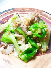 簡単4分☆レタスと豚の茶うけ味噌炒めの写真