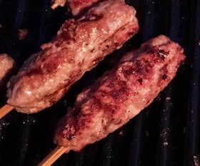 キャンプでつくる手ごねつくね焼き