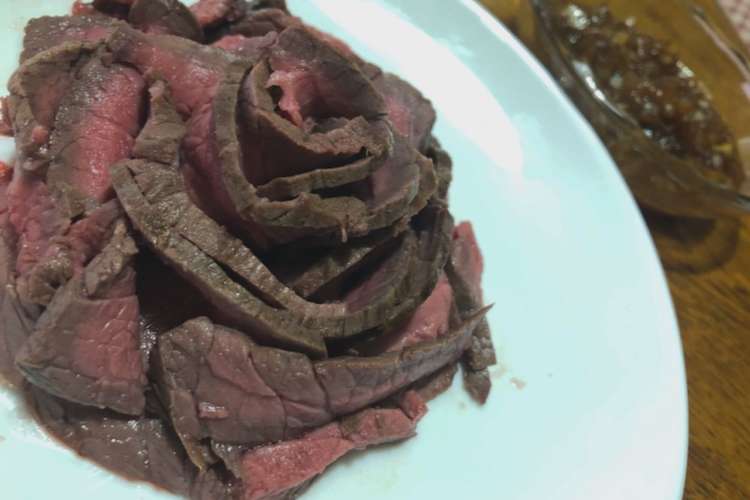 焼いて茹でる 簡単ローストビーフ レシピ 作り方 By にゃーコロ クックパッド 簡単おいしいみんなのレシピが350万品