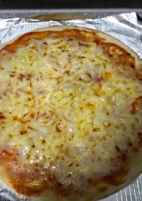 チーズだけのピザ