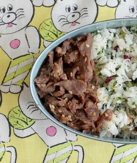 レンジで焼き肉!?タレ漬け牛肉の胡麻和え