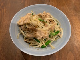 豚こまとニラもやしの中華風炒め
