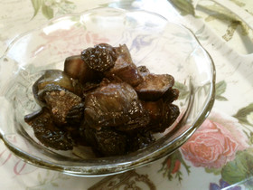 砂糖不使用 茄子と干しブドウの赤ワイン煮