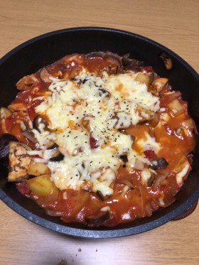 フライパンだけで茄子チーズトマト煮込み☆