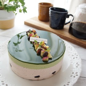 抹茶と小豆のムースケーキ