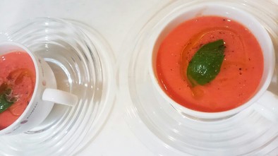 冷凍トマトの冷製スープの写真