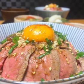 簡単!ローストビーフ丼❀(牛たたき丼)