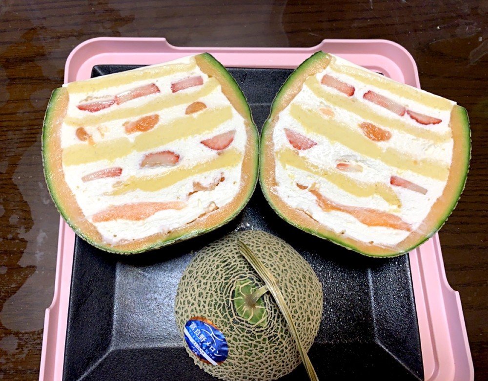 丸ごとメロンケーキ 作っちゃいました レシピ 作り方 By チャコの母ちゃん クックパッド 簡単おいしいみんなのレシピが358万品