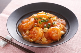 麻婆丼の素で!えびのチリソース風