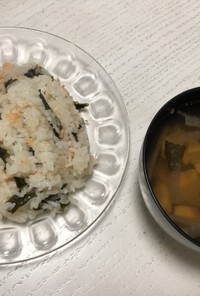 秋鮭とワカメの炊き込みご飯