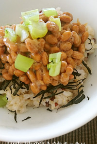 納豆と大根葉のご飯