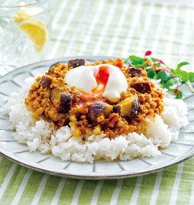 たっぷりナスのドライカレー