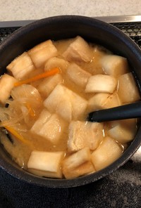 にんじん・玉ねぎ・麩の味噌汁