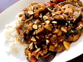 簡単♡がっつり茄子と野菜のキーマカレー