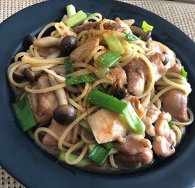 鶏肉とキノコの簡単和風パスタ