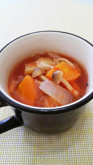 野菜たっぷり簡単ミネストローネ風スープ。の写真