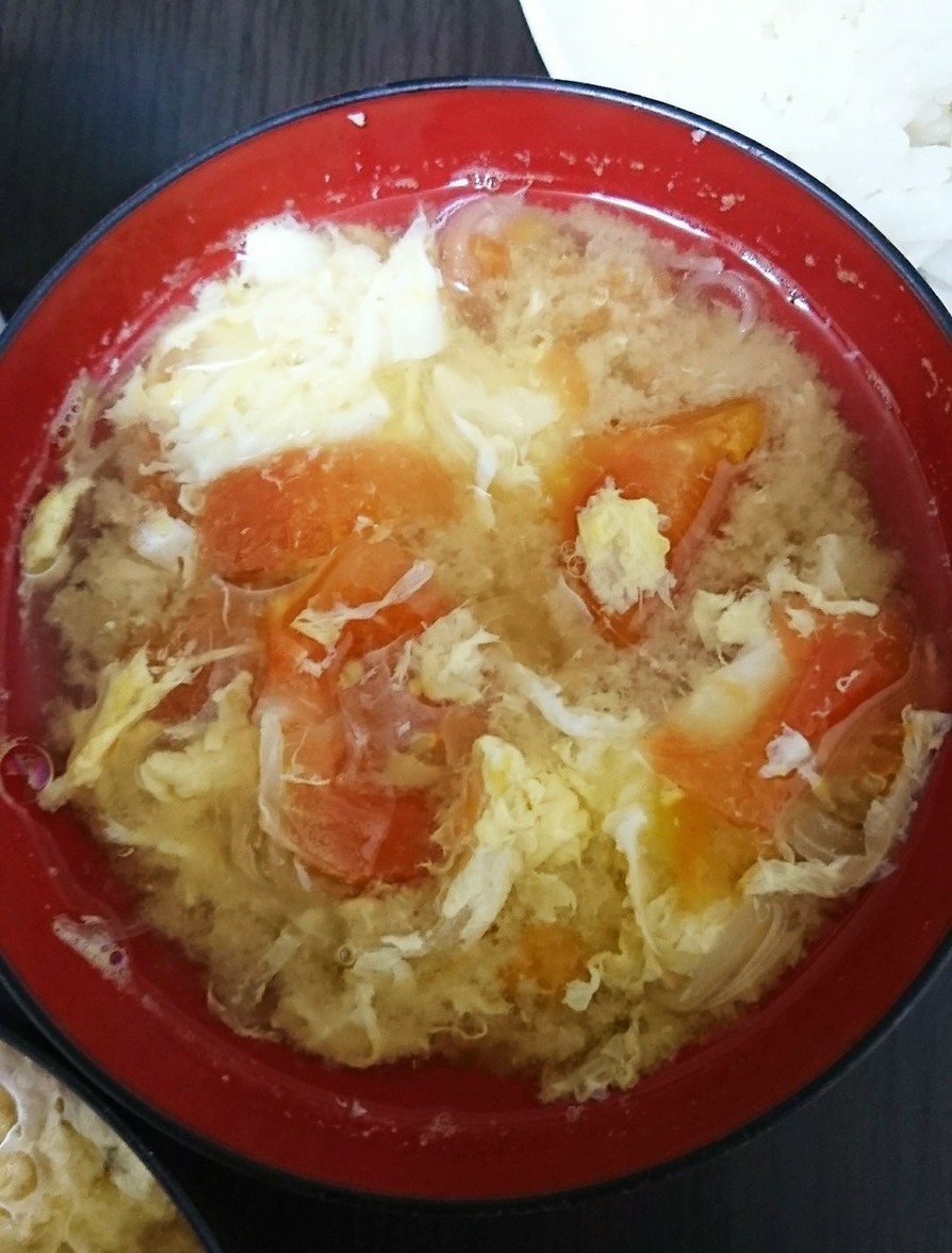 トマトとふわふわ卵のお味噌汁☆の画像