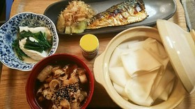 夕飯!ひもかわうどん 豚肉と葱のつけ汁