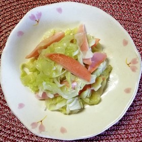 簡単*キャベツと魚肉ソーセージの塩炒め*