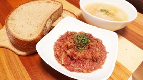 簡単酒肴☆スパイシーコンビーフ&オニオン