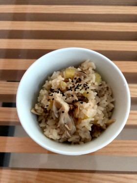 さつまいもときのこの炊き込みご飯
