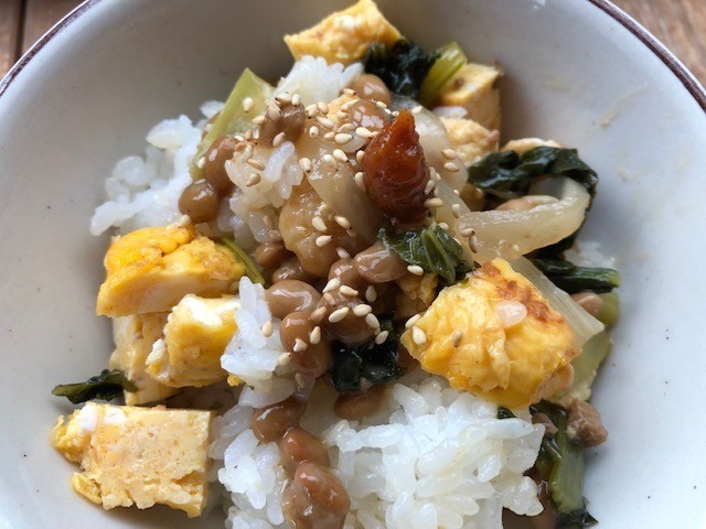 納豆と麻婆野菜のまぜご飯の画像