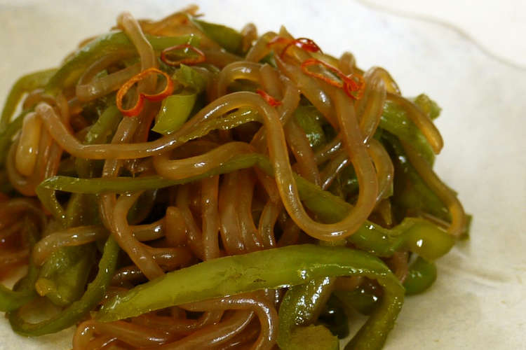 簡単 ピーマンと糸蒟蒻の金平 常備菜 レシピ 作り方 By 梅ミッキー クックパッド 簡単おいしいみんなのレシピが376万品