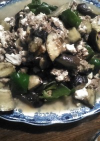 夏野菜とひき肉と豆腐の炒め物