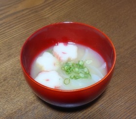 玉ねぎと麩の味噌汁