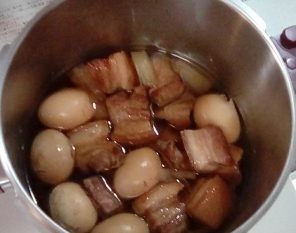圧力鍋で豚の角煮♥の画像