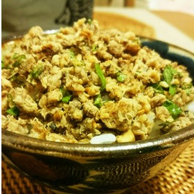 幼児食にもご飯がススム☆サバ缶のそぼろ丼
