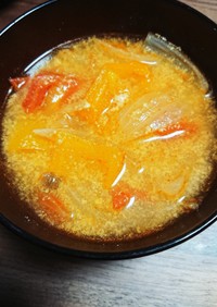 カレー缶で作る 簡単 トマト野菜スープ