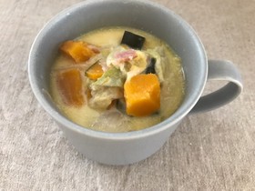 かぼちゃとベーコンと白菜のクリームスープ